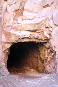 Près de la grotte
