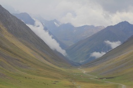 Gorge dans les nuages
