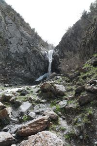 Cascade Alamedin - Hauteur : 10 mètres, Altitude : 2123 mètres