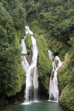 Près de la cascade