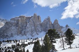 Près de la formation rocheuse de Sella